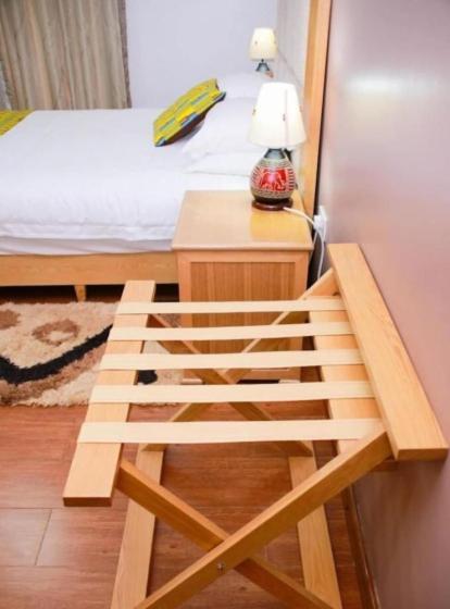 Rosemary Courts Bed And Breakfast Entebbe Extérieur photo